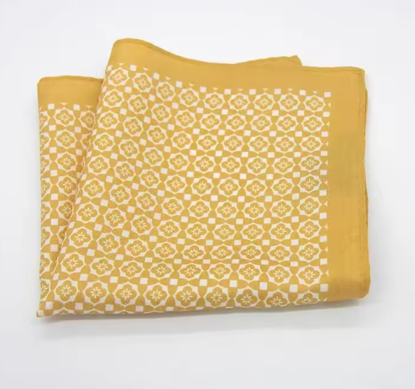 Pocket square - Gyldent med hvite detaljer